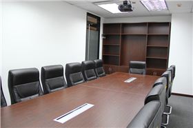 上德企業集團大會議室