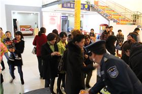 上海辦公家具廠——碧江家具慶生現(xiàn)場