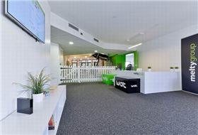 上海辦公家具廠家:草原風前臺接待區