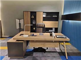 經理辦公桌定制