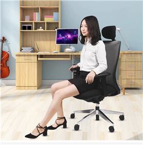 可旋轉(zhuǎn)的辦公椅 可旋轉(zhuǎn)的辦公椅