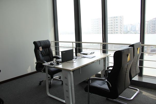 上德企業(yè)集團(tuán)領(lǐng)導(dǎo)辦公區(qū)