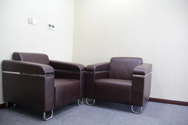 上德企業(yè)集團(tuán)前臺(tái)接待區(qū)沙發(fā)