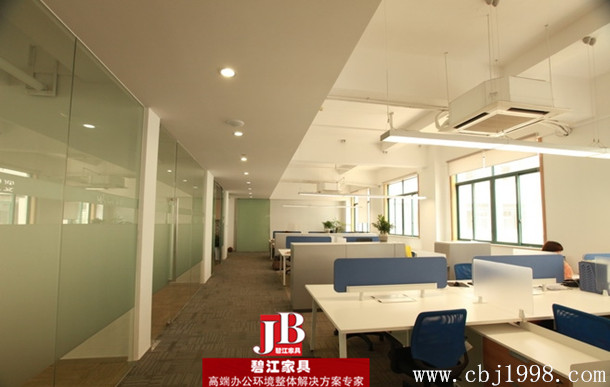 曼姿襪業職員辦公區