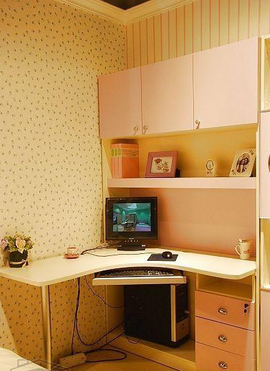 辦公家具設(shè)計(jì)——簡(jiǎn)單辦公空間