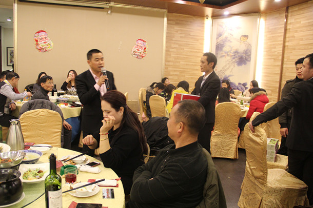 上海辦公家具廠——碧江家具集團(tuán)牛商競選答謝會(huì)現(xiàn)場抽獎(jiǎng)1