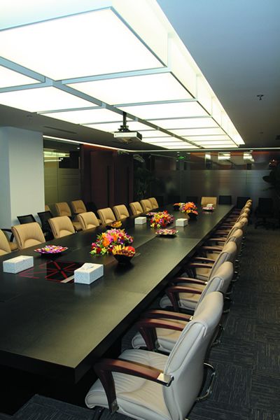 上海辦公家具廠家——碧江辦公家具網為漢今國際打造的大會議室