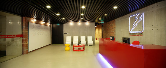 上海辦公家具廠家——工業(yè)風(fēng)辦公空間前臺(tái)設(shè)計(jì)