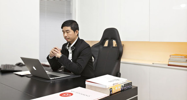 上海碧江辦公家具網(wǎng)——奧奇品牌設(shè)計(jì)領(lǐng)導(dǎo)辦公室