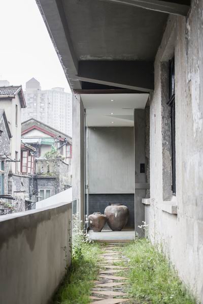 上海辦公家具廠家:鬧市深處的1305工作室