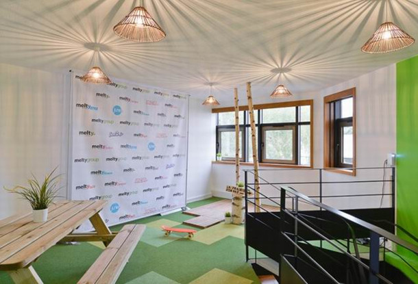 上海辦公家具廠家:草原風前臺休閑區