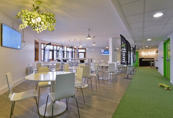 上海辦公家具廠家:草原風前臺會議區