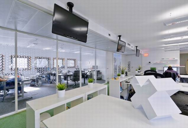 上海辦公家具廠家:草原風前臺工作區