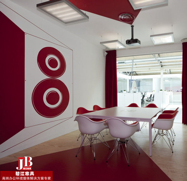 上海碧江辦公家具打造紅牛飲料上海分公司開放會議區辦公家具