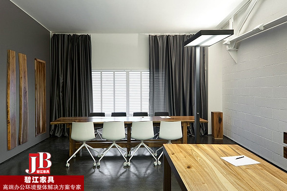 碧江辦公家具網(wǎng)給廣電集團(tuán)一站式配置的高端辦公家具空間