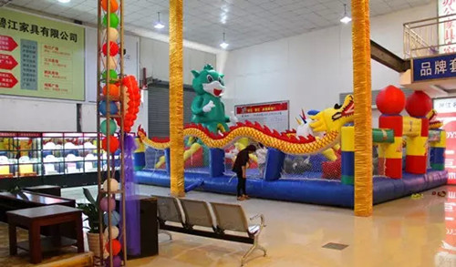 上海碧江辦公家具充氣城堡