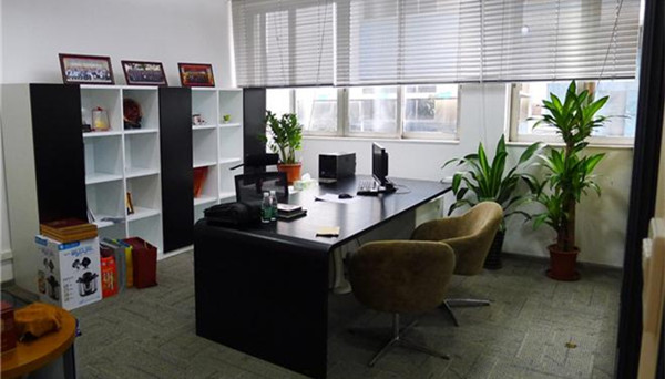 美的空調(diào)領(lǐng)導(dǎo)辦公桌椅