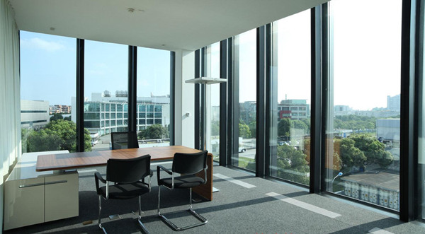 碧江辦公家具為羅氏制藥領導辦公室配置的辦公家具