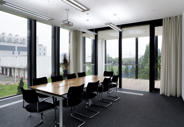 碧江辦公家具為羅氏制藥小會議室配置的辦公家具