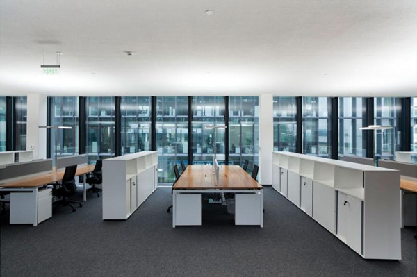 碧江辦公家具為羅氏制藥職員辦公區配置的辦公家具