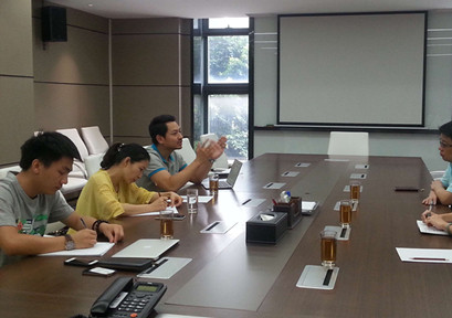 上海碧江辦公家具業務團隊于華師大采購辦洽談