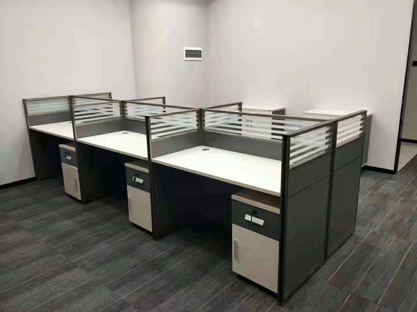 辦公桌屏風(fēng)隔斷廠家 辦公桌屏風(fēng)隔斷廠家